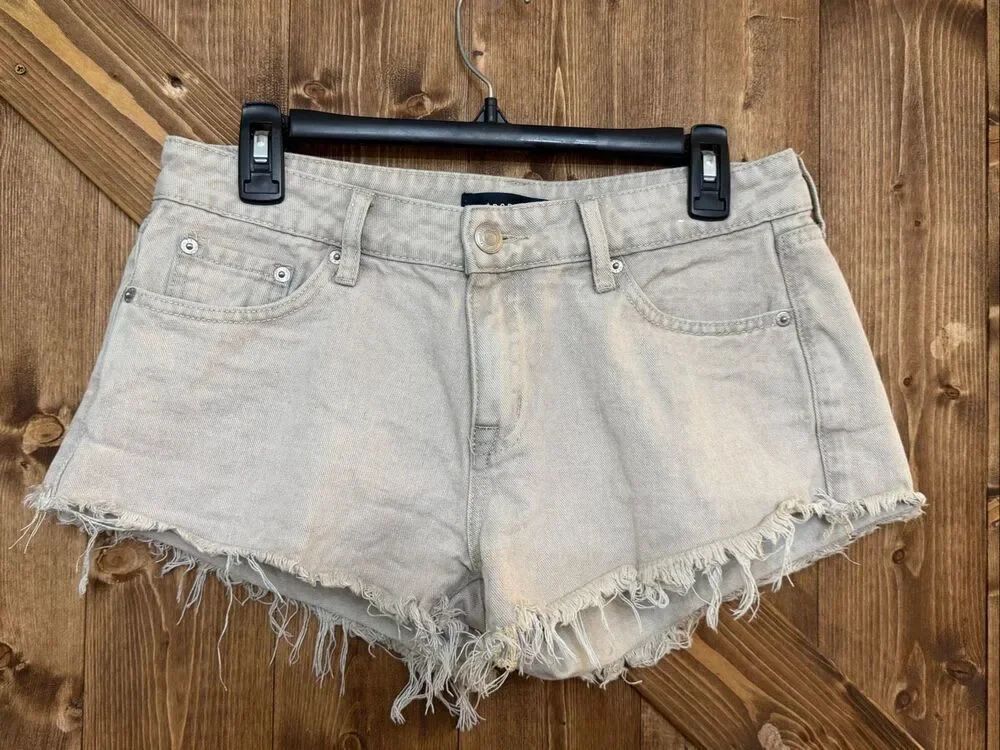 Aeropostale Vintage Low Rise Shorty Size 4 Strawberry Embroidered Denim Shorts (